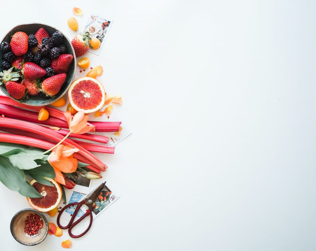 Fruits oranges et rouges